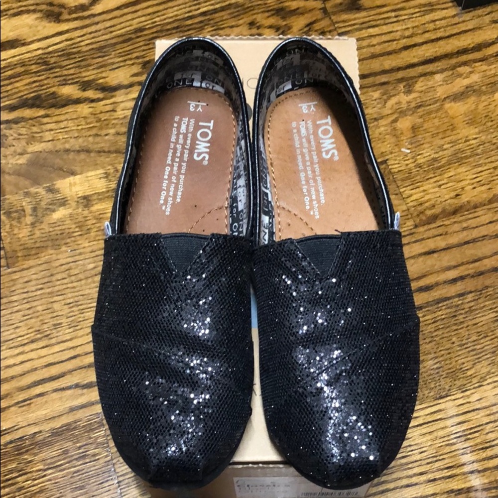 TOMS black glitter classics kids